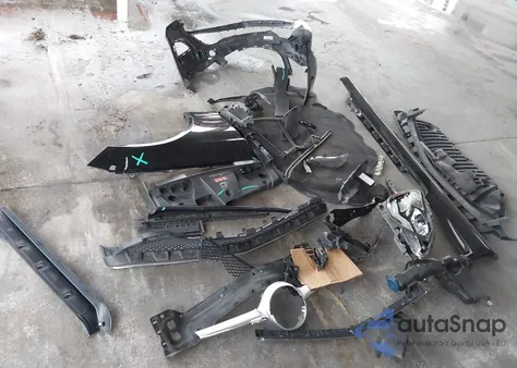 2014 Mercedes-Benz E 350 из США, поврежденный, VIN WDDKJ5KB9EF275958